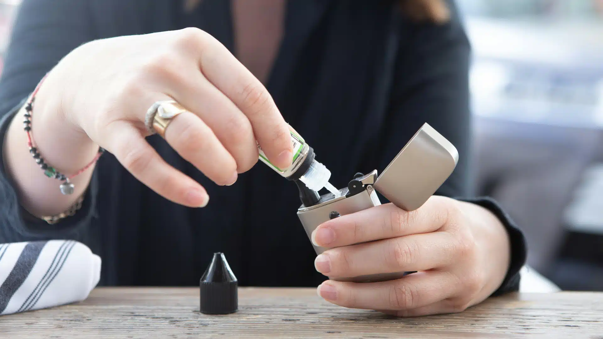 Cigarette électronique vs cigarette traditionnelle : quel est le meilleur choix ?